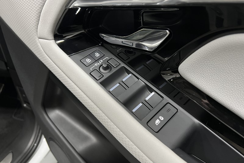 2023 (23) LAND ROVER RANGE ROVER EVOQUE 2.0 D200 R-Dynamic S 5dr Auto 5662021