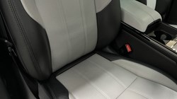 2023 (23) LAND ROVER RANGE ROVER EVOQUE 2.0 D200 R-Dynamic S 5dr Auto 5662023