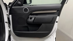 2023 (23) LAND ROVER DISCOVERY 3.0 D300 Metropolitan Edition 5dr Auto 5672714