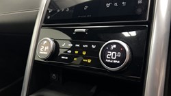 2023 (23) LAND ROVER DISCOVERY 3.0 D300 Metropolitan Edition 5dr Auto 5672728