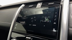 2023 (23) LAND ROVER DISCOVERY 3.0 D300 Metropolitan Edition 5dr Auto 5672730