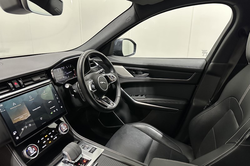2023 (23) JAGUAR F-PACE 2.0 D200 R-Dynamic Black 5dr Auto AWD 5679442