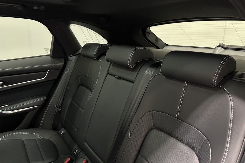2023 (23) JAGUAR F-PACE 2.0 D200 R-Dynamic Black 5dr Auto AWD 5679445