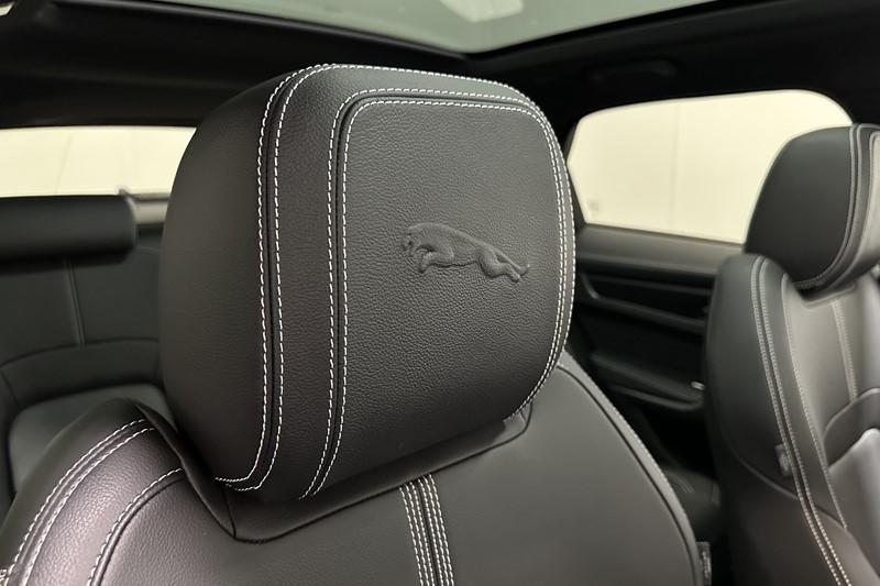 2023 (23) JAGUAR F-PACE 2.0 D200 R-Dynamic Black 5dr Auto AWD 5679424