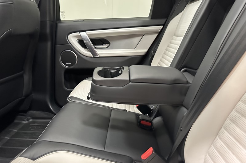 2021 (21) LAND ROVER DISCOVERY SPORT 2.0 D200 R-Dynamic HSE 5dr Auto 5669423