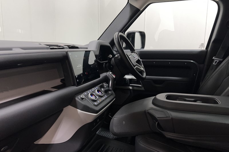 2024 (24) LAND ROVER DEFENDER 3.0 D300 HSE 110 5dr Auto [6 Seat] 5684169