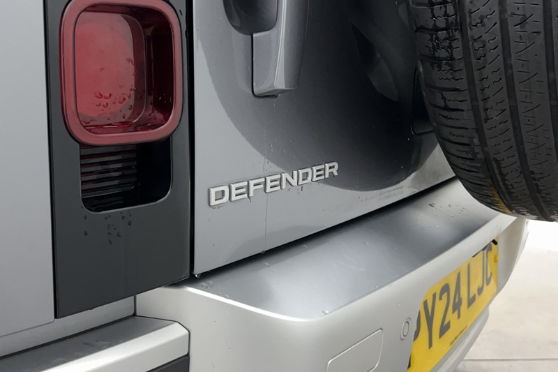 2024 (24) LAND ROVER DEFENDER 3.0 D300 HSE 110 5dr Auto [6 Seat] 5684180
