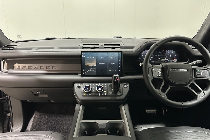 2025 (25) LAND ROVER DEFENDER 3.0 D350 X 90 3dr Auto 5679144