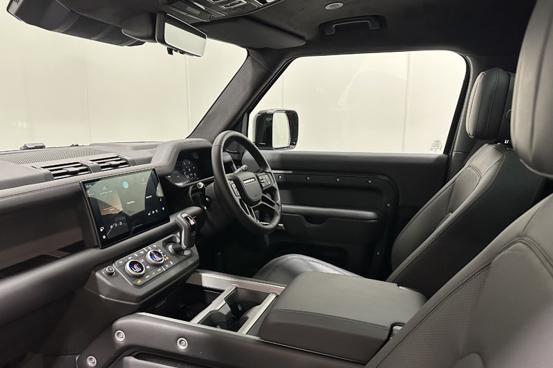 2025 (25) LAND ROVER DEFENDER 3.0 D350 X 90 3dr Auto 5679177