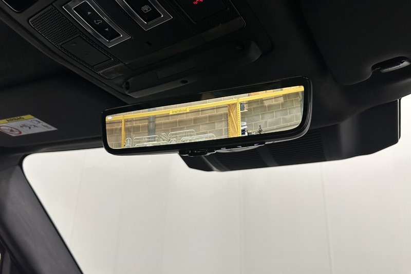 2025 (25) LAND ROVER DEFENDER 3.0 D350 X 90 3dr Auto 5679158