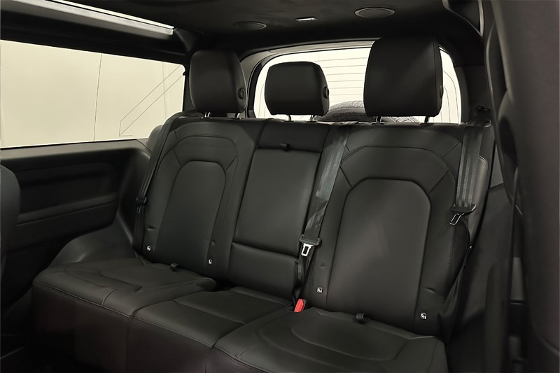 2025 (25) LAND ROVER DEFENDER 3.0 D350 X 90 3dr Auto 5679138