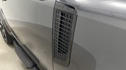2025 (25) LAND ROVER DEFENDER 3.0 D350 X 90 3dr Auto 5679189