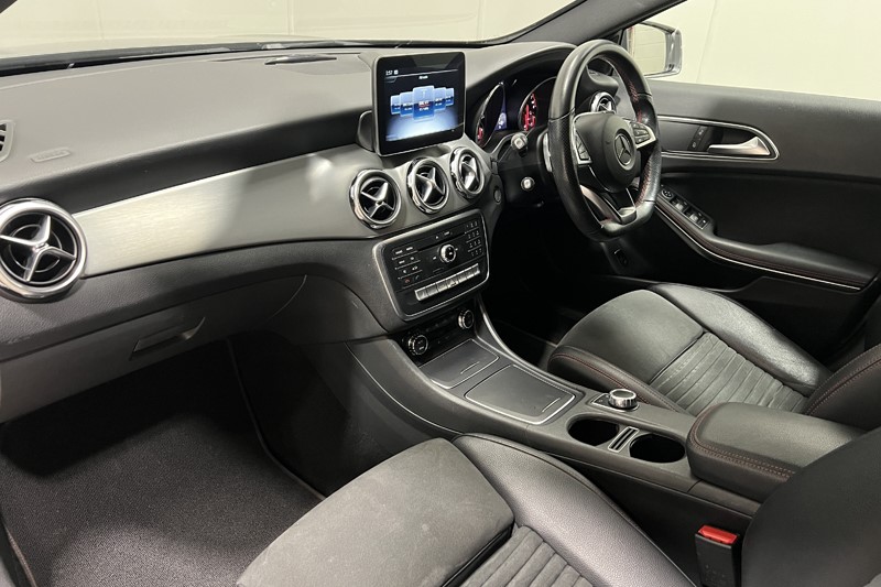2020 (20) MERCEDES-BENZ GLA 180 AMG Line Edition 5dr Auto 5673570