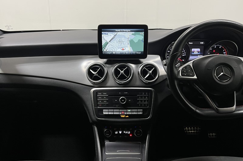 2020 (20) MERCEDES-BENZ GLA 180 AMG Line Edition 5dr Auto 5673550