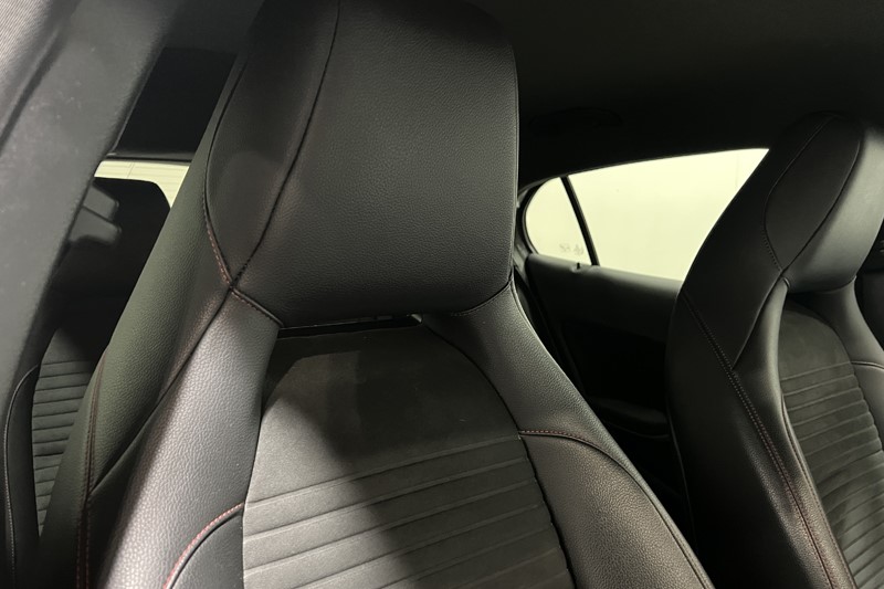 2020 (20) MERCEDES-BENZ GLA 180 AMG Line Edition 5dr Auto 5673557