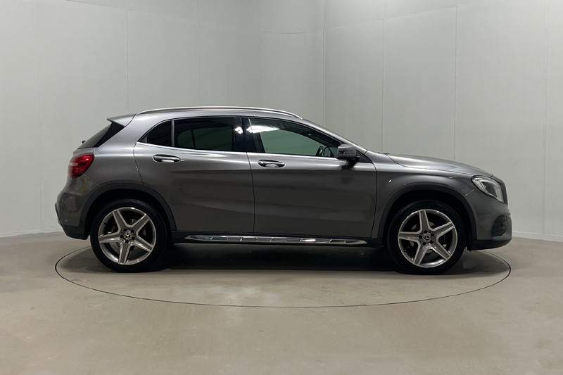 2020 (20) MERCEDES-BENZ GLA 180 AMG Line Edition 5dr Auto 5673545