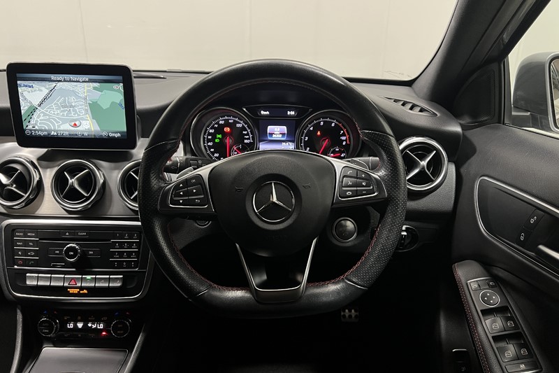 2020 (20) MERCEDES-BENZ GLA 180 AMG Line Edition 5dr Auto 5673551