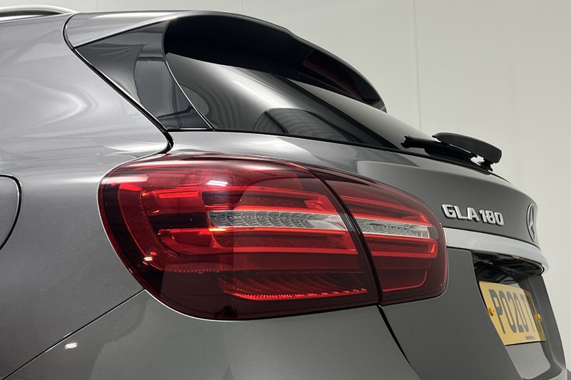 2020 (20) MERCEDES-BENZ GLA 180 AMG Line Edition 5dr Auto 5673576