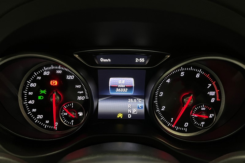 2020 (20) MERCEDES-BENZ GLA 180 AMG Line Edition 5dr Auto 5673560