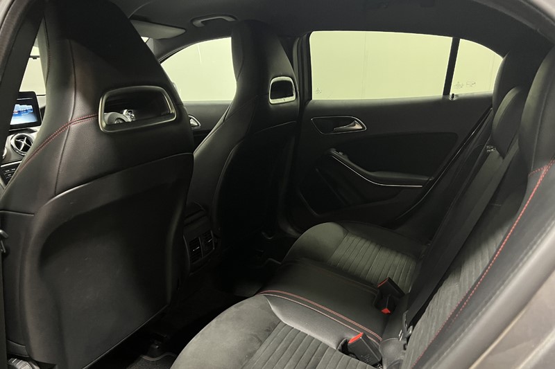 2020 (20) MERCEDES-BENZ GLA 180 AMG Line Edition 5dr Auto 5673572