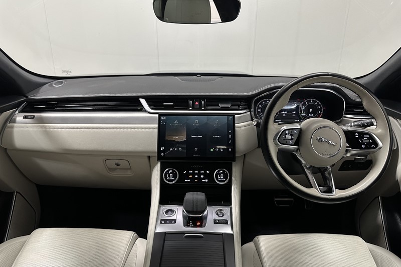2023 (23) JAGUAR F-PACE 2.0 P400e R-Dynamic SE Black 5dr Auto AWD 5693105
