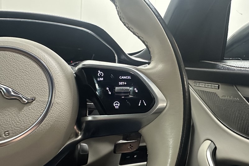 2023 (23) JAGUAR F-PACE 2.0 P400e R-Dynamic SE Black 5dr Auto AWD 5693118