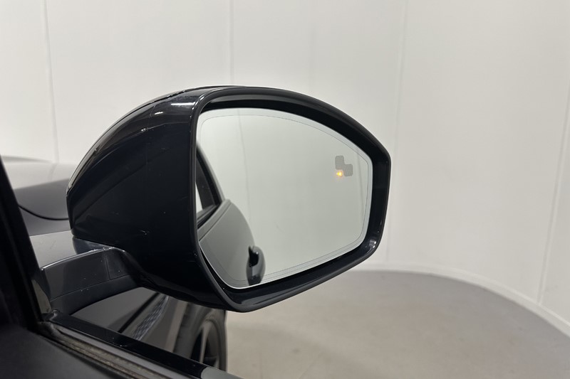 2023 (23) JAGUAR F-PACE 2.0 P400e R-Dynamic SE Black 5dr Auto AWD 5693112