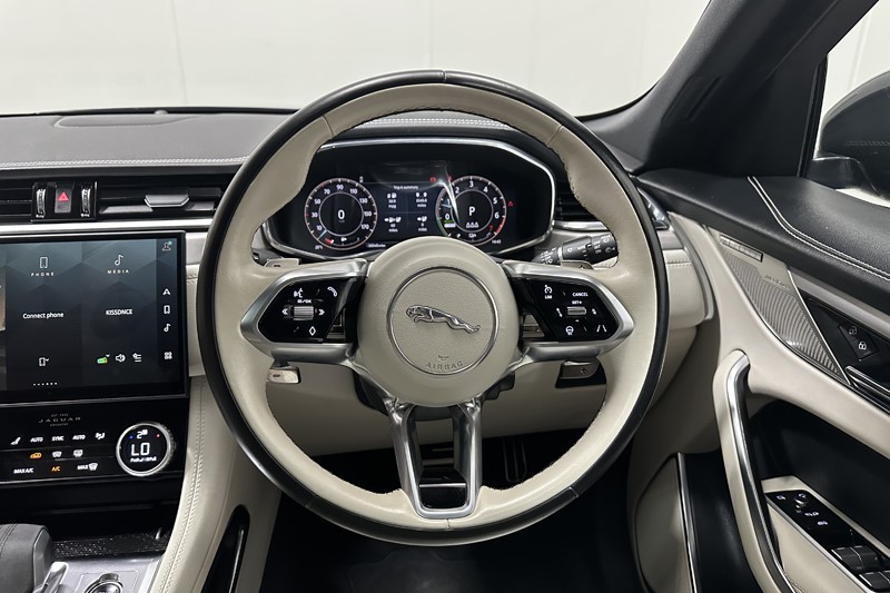 2023 (23) JAGUAR F-PACE 2.0 P400e R-Dynamic SE Black 5dr Auto AWD 5693106