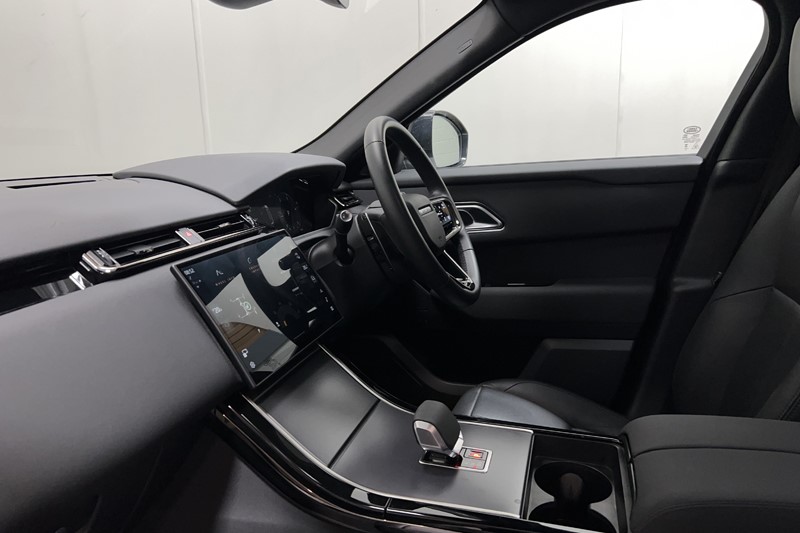 2025 (74) LAND ROVER RANGE ROVER VELAR 2.0 D200 MHEV Dynamic SE 5dr Auto 5686554