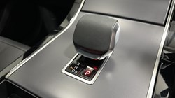2025 (74) LAND ROVER RANGE ROVER VELAR 2.0 D200 MHEV Dynamic SE 5dr Auto 5686543