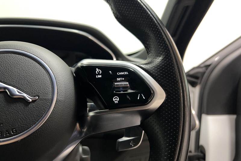 2021 (21) JAGUAR F-PACE 2.0 D200 R-Dynamic S 5dr Auto AWD 5705571