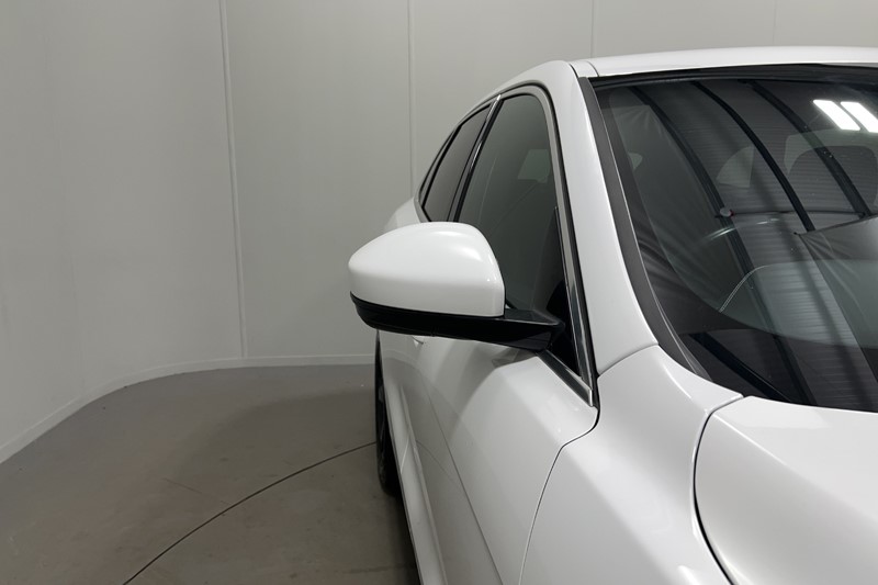 2021 (21) JAGUAR F-PACE 2.0 D200 R-Dynamic S 5dr Auto AWD 5705600
