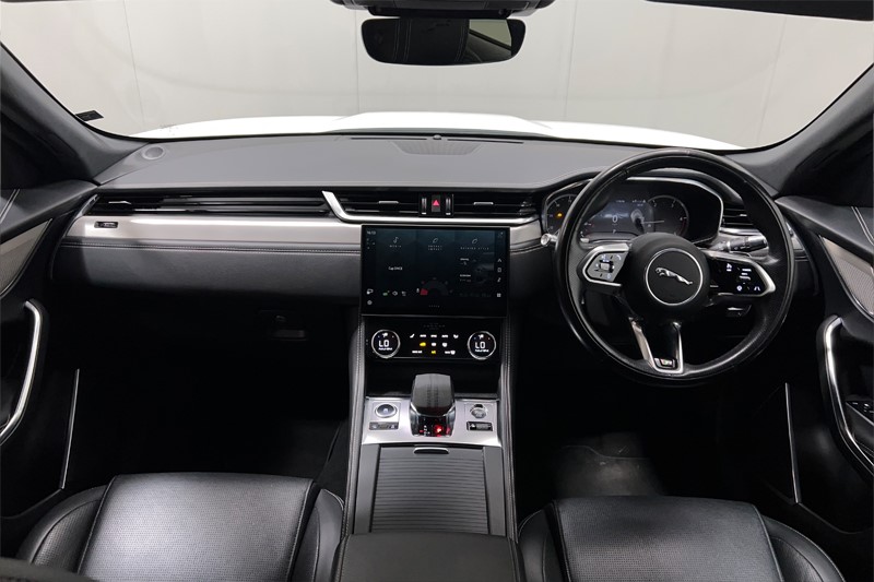 2021 (21) JAGUAR F-PACE 2.0 D200 R-Dynamic S 5dr Auto AWD 5705560