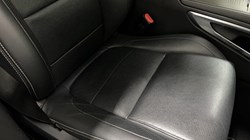 2021 (21) JAGUAR F-PACE 2.0 D200 R-Dynamic S 5dr Auto AWD 5705568