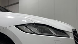 2021 (21) JAGUAR F-PACE 2.0 D200 R-Dynamic S 5dr Auto AWD 5705602