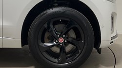 2021 (21) JAGUAR F-PACE 2.0 D200 R-Dynamic S 5dr Auto AWD 5705559