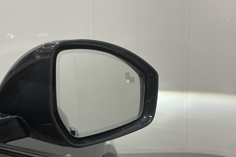 2023 (73) JAGUAR E-PACE 1.5 P300e R-Dynamic SE 5dr Auto 5708375