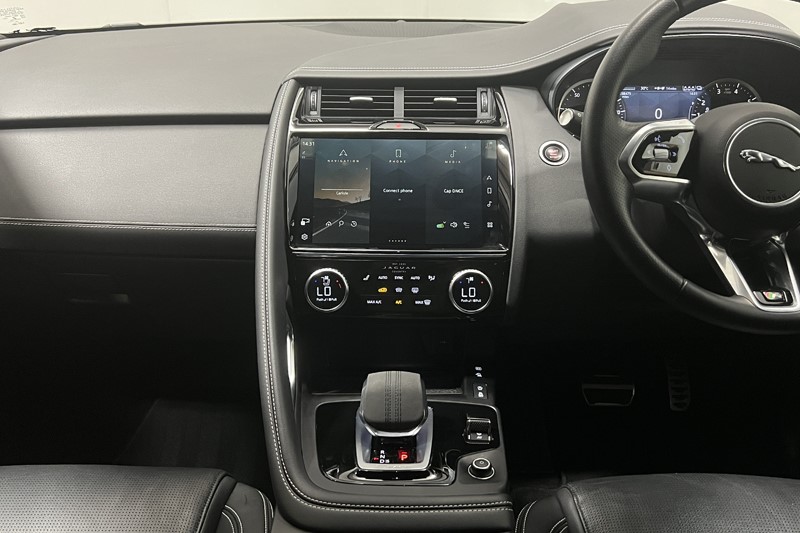 2023 (73) JAGUAR E-PACE 1.5 P300e R-Dynamic SE 5dr Auto 5708368