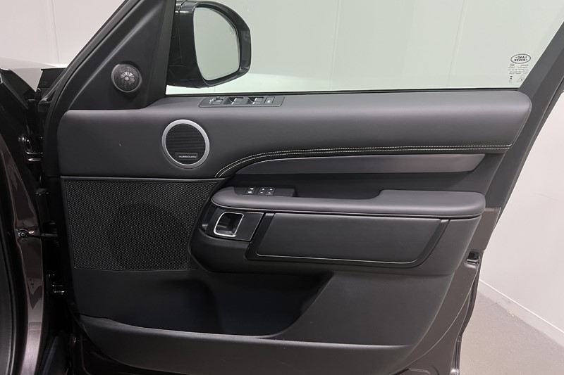 2025 (75) LAND ROVER DISCOVERY 3.0 D350 Metropolitan Edition 5dr Auto 5699928