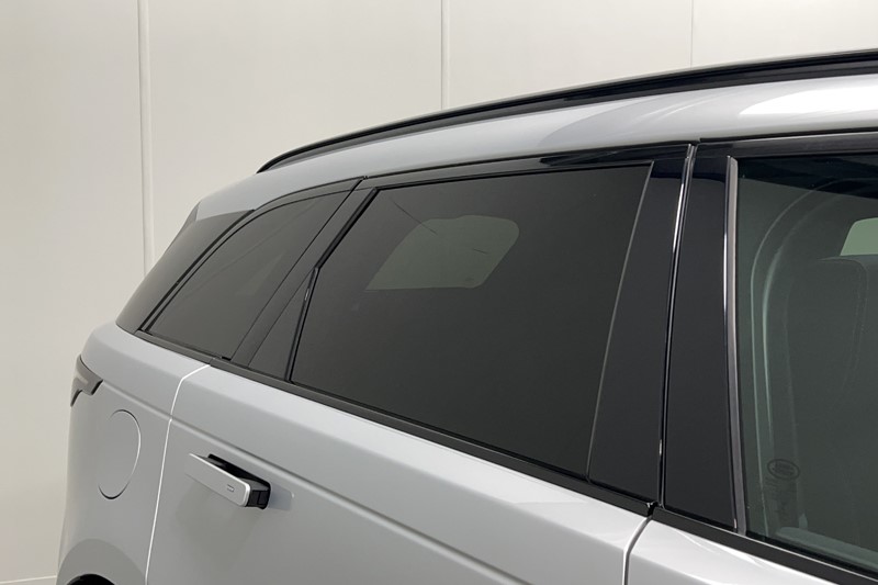 2023 (23) LAND ROVER RANGE ROVER VELAR 2.0 D200 R-Dynamic SE 5dr Auto 5726486