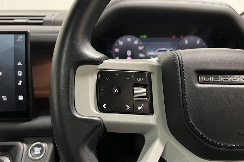 2024 (74) LAND ROVER DEFENDER 3.0 D350 X-Dynamic HSE 110 5dr Auto [7 Seat] 5876516