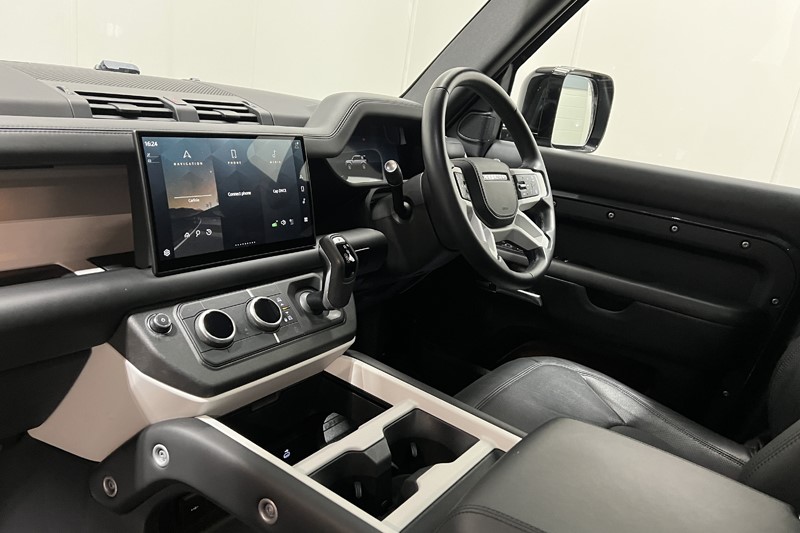 2024 (74) LAND ROVER DEFENDER 3.0 D350 X-Dynamic HSE 110 5dr Auto [7 Seat] 5876500
