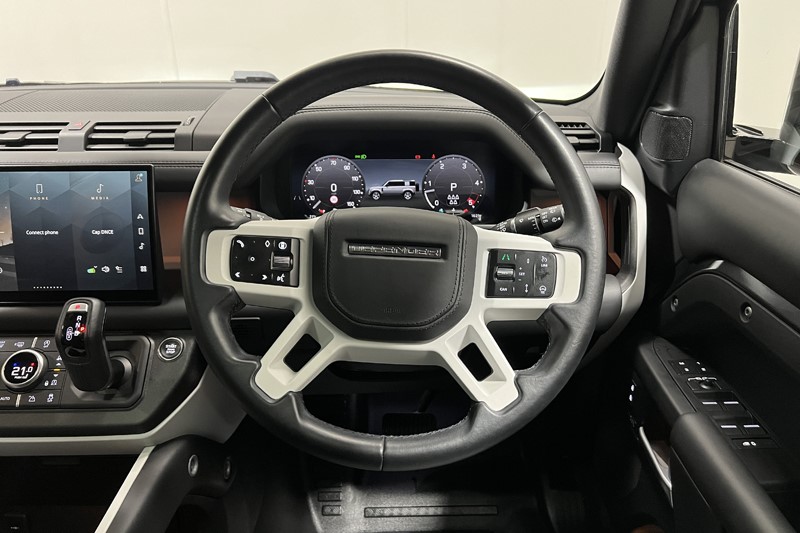 2024 (74) LAND ROVER DEFENDER 3.0 D350 X-Dynamic HSE 110 5dr Auto [7 Seat] 5876527