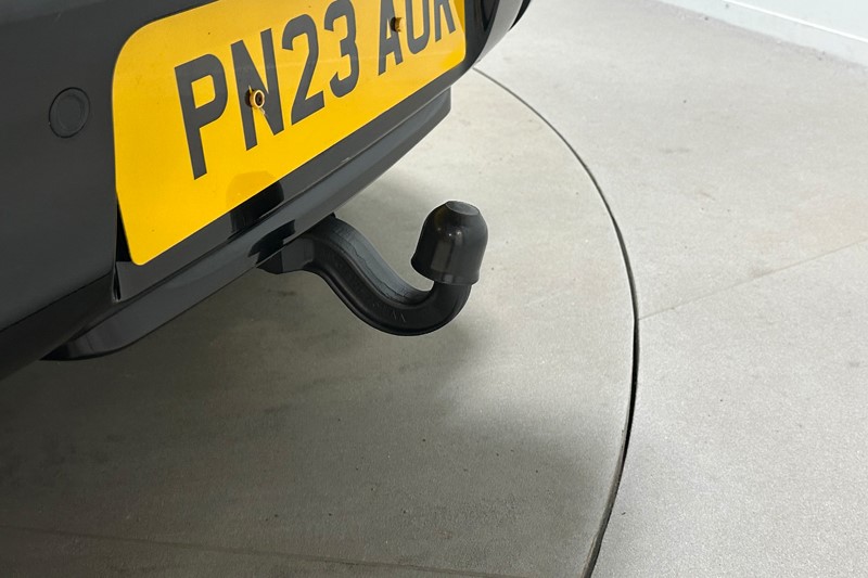 2023 (23) LAND ROVER COMMERCIAL DEFENDER 3.0 D250 Hard Top Auto 5708525