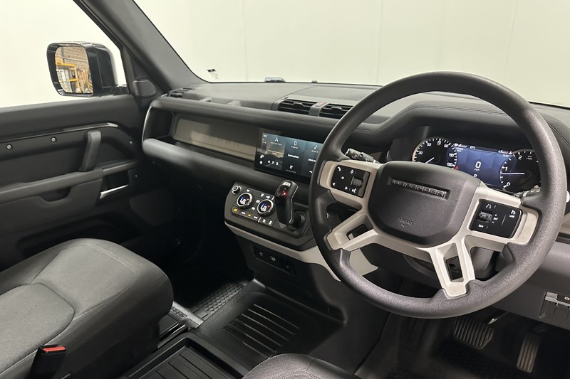 2023 (23) LAND ROVER COMMERCIAL DEFENDER 3.0 D250 Hard Top Auto 5708497