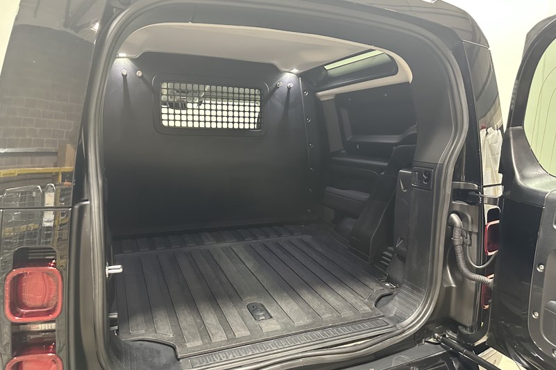 2023 (23) LAND ROVER COMMERCIAL DEFENDER 3.0 D250 Hard Top Auto 5708523