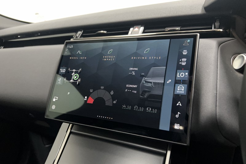 2025 (74) LAND ROVER RANGE ROVER VELAR 2.0 D200 MHEV Dynamic SE 5dr Auto 5712554