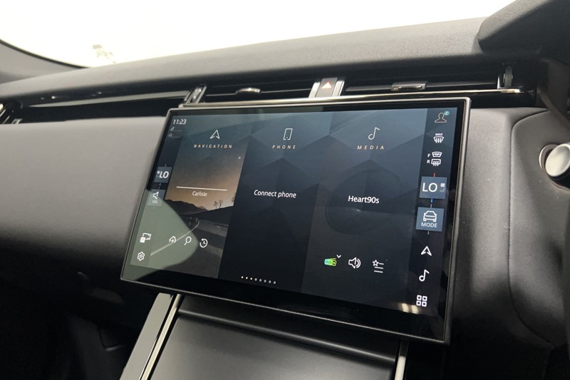2025 (74) LAND ROVER RANGE ROVER VELAR 2.0 D200 MHEV Dynamic SE 5dr Auto 5712552