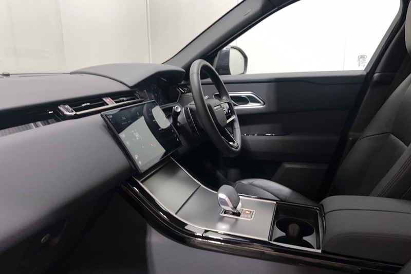 2025 (74) LAND ROVER RANGE ROVER VELAR 2.0 D200 MHEV Dynamic SE 5dr Auto 5712562