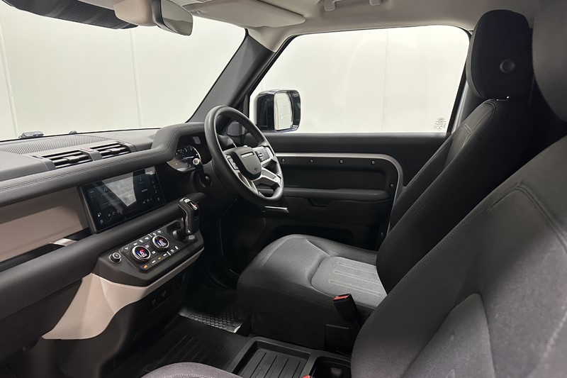 2021 (71) LAND ROVER COMMERCIAL DEFENDER 3.0 D200 Hard Top Auto 5713661